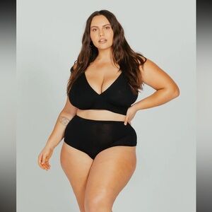 Women's Plus Size Black Longline Bra + Boyshort Set